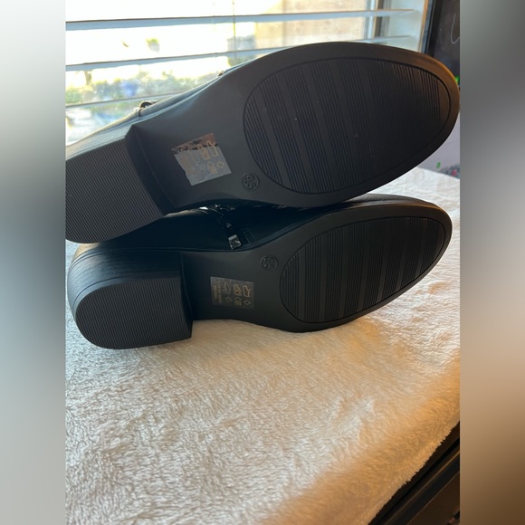 Beautiful Savaii New York black ankle boots. Brand new never used. - Picture 10 of 10